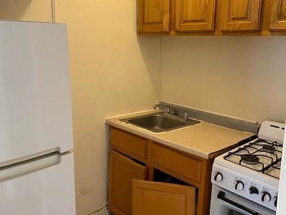 2nd image of 347 E 6th St APT 4A