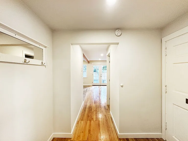 1111 34th Ave — Photo 4