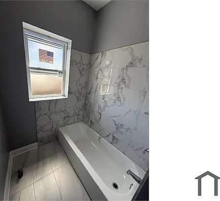 7049 S Clyde Ave #3S — Photo 2