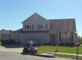 8411 N Winfield Ave, Kansas City, MO 64153