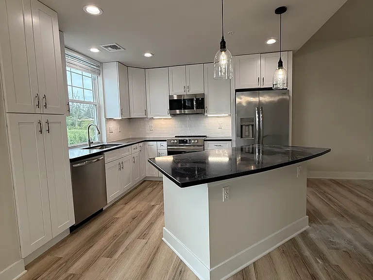 2 Bed, 2.5 Bath - 1,456 sqft
