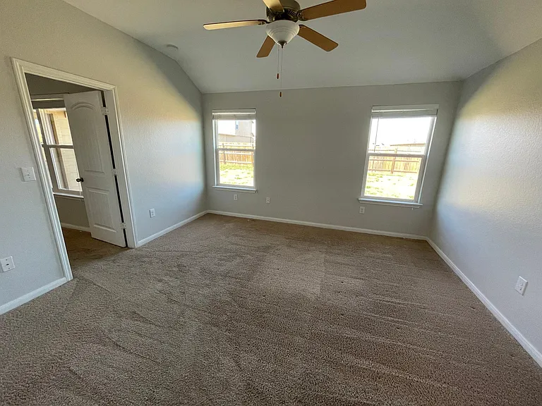 136 Voss — Photo 23