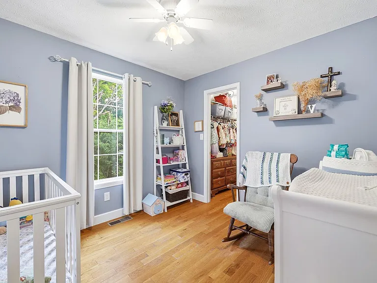209 Greenwood Rd — Photo 11
