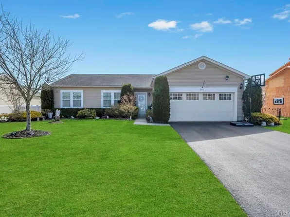 191 Flower Road, Shirley, NY 11967