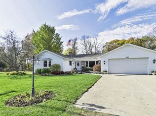 13320 Summer Ln, Grand Ledge, MI 48837