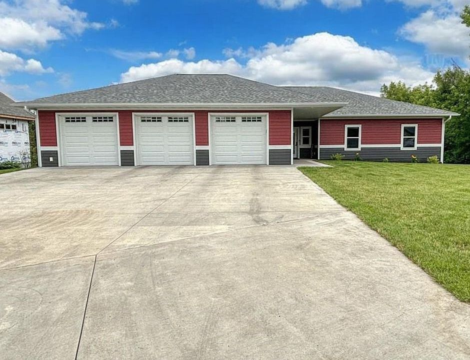 1st image of 425 Royal Crest Drive