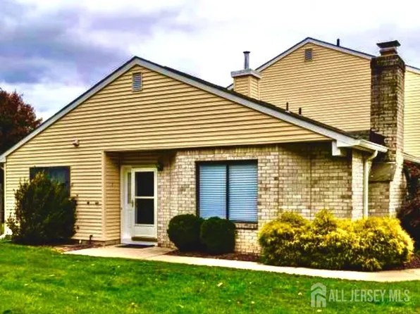 1 Victory Ct, Old Bridge, NJ 08857