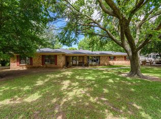 612 S Jefferson St, Pilot Point, TX 76258