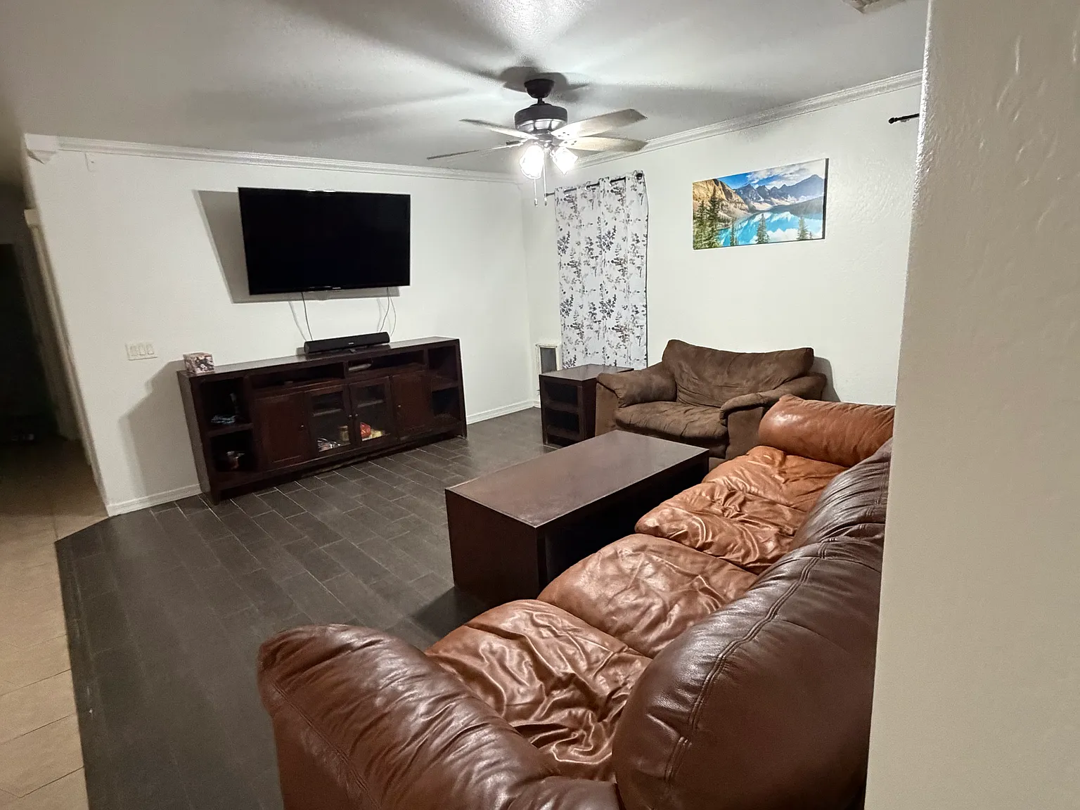 4 bed, 2.5 bath, 2436 sqft, $800 — Photo 4