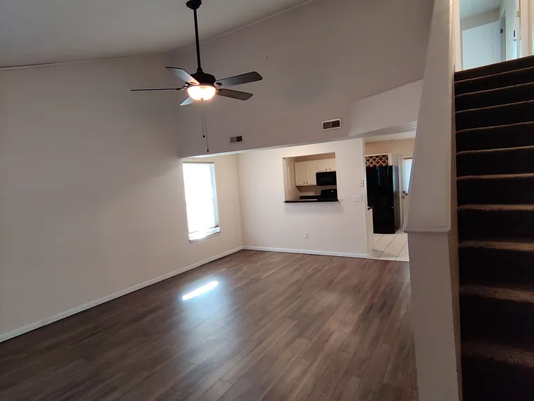 102-104 Elk Dr #1 — Photo 11