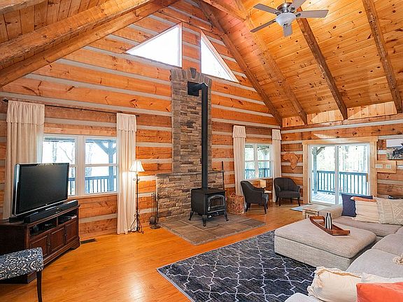 Spacious living room