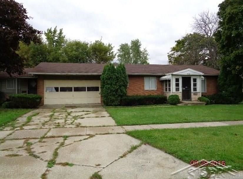 1st image of 304 Youmans St