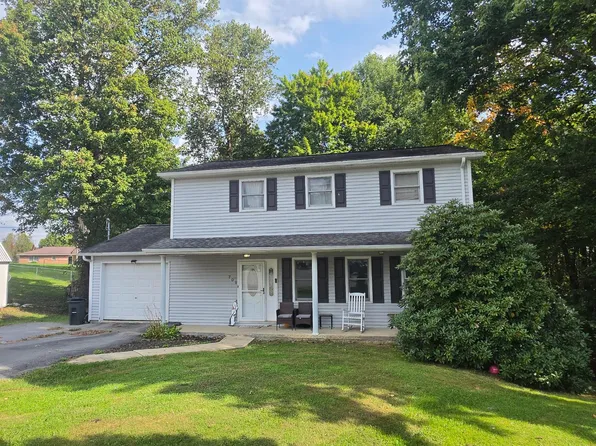709 Jamescrest Dr, Beckley, WV 25801