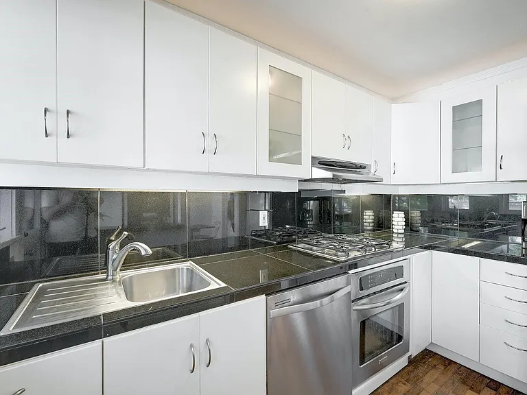 3416 Enfield Rd #B — Photo 10
