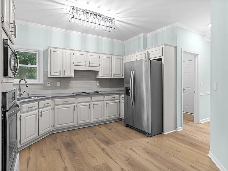 380 Belmont Chase Ct — Photo 18