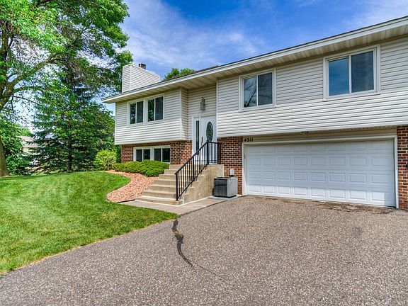 3rd image of 4311 Evergreen Dr