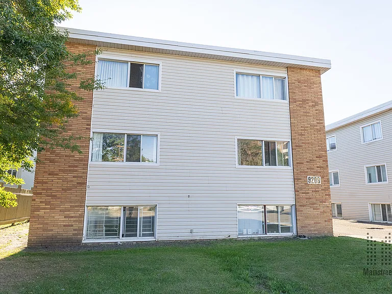 9209 Jasper Ave NW — Photo 10