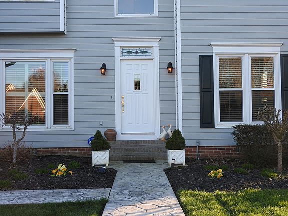 3rd image of 180 NW Cottonwood Dr