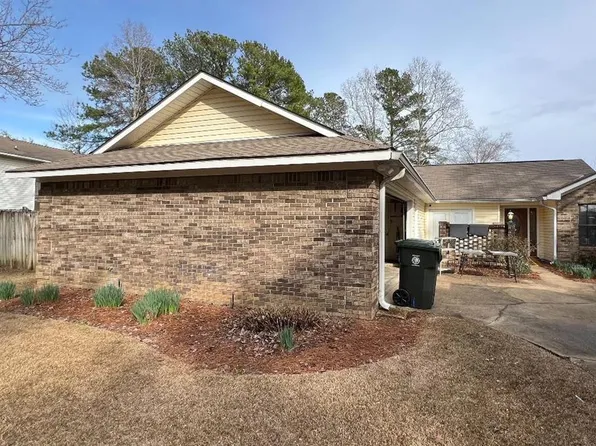 322 Chapelwood Dr, Dothan, AL 36305