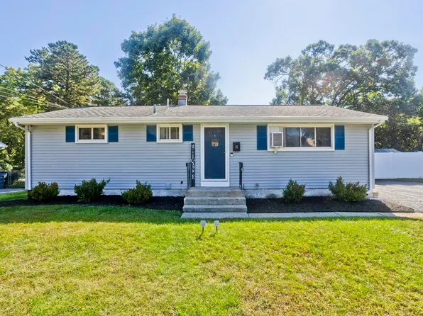 35 Roosevelt Boulevard, Enfield, CT 06082