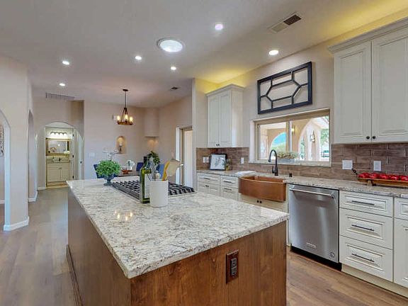 2nd image of 105 Calle Contenta