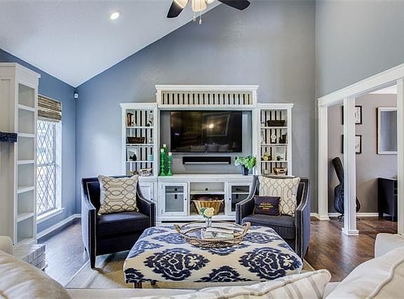 4th image of 609 Granada Dr