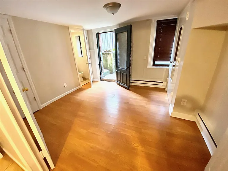 611 Bloomfield St #GRDN — Photo 7