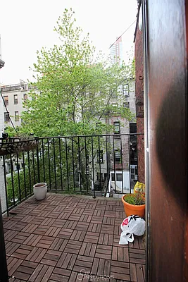 Rented by City Connections Realty | media 18