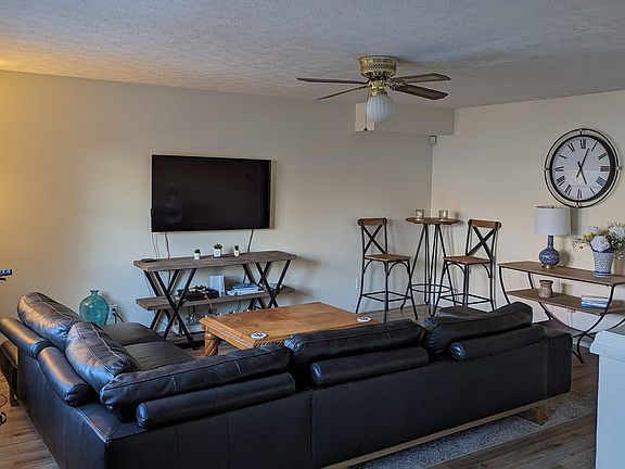 2nd image of 416 W Northlane Dr #416