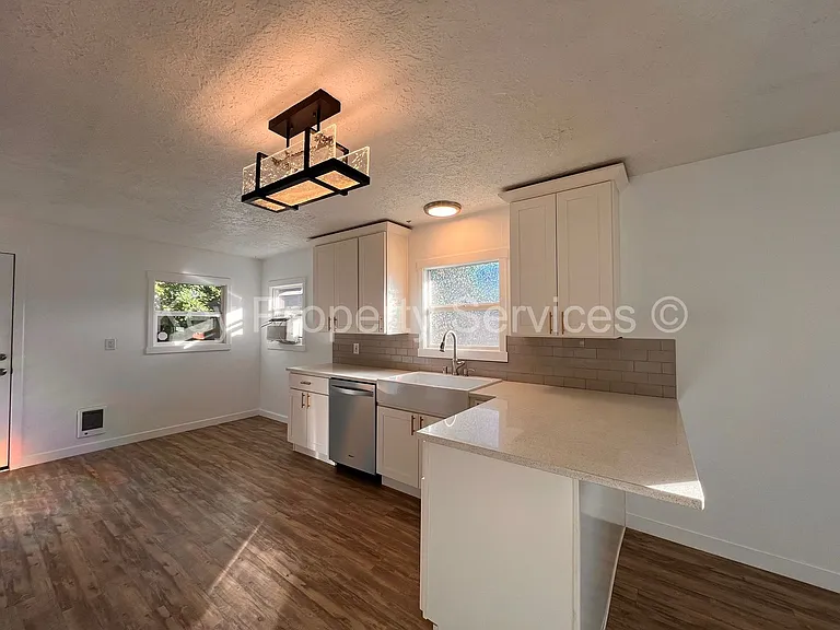 159 15th Ave — Photo 8