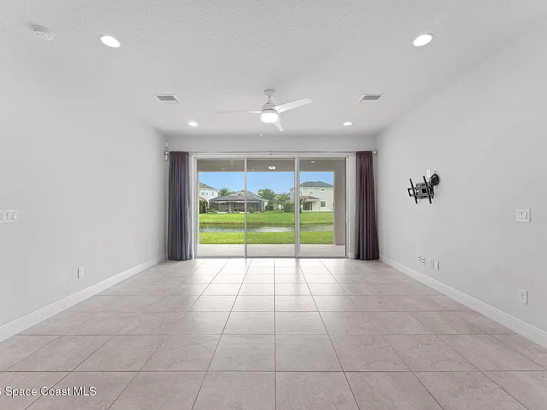 7440 Jazero Pl — Photo 8