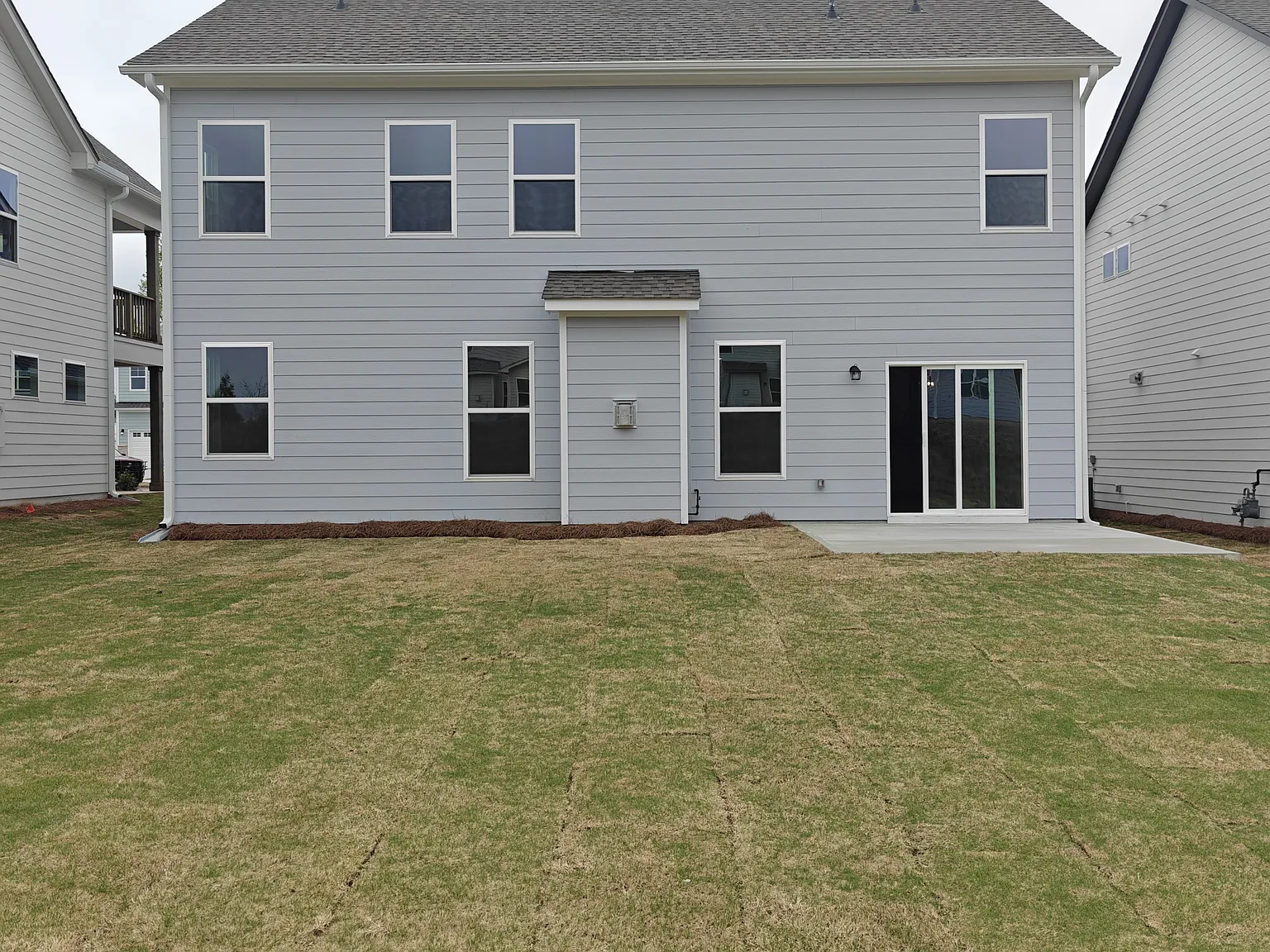 5 bed, 2860 sqft, $2,860 — Photo 3