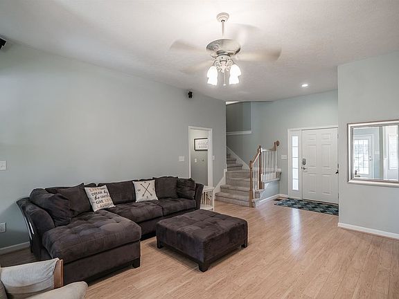 4th image of 1281 Cromwell Ct