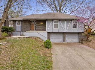 3030 Bryn Mawr Dr, Independence, MO 64057
