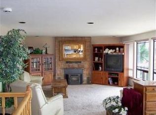 2106 186th Ave E, Lake Tapps, WA 98391