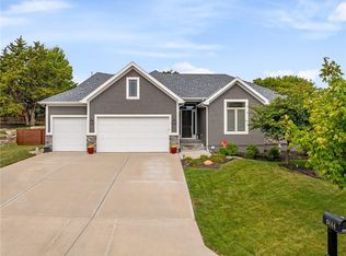 8444 Shady Bend Rd, Lenexa, KS 66227
