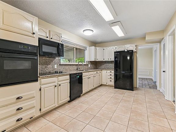 5th image of 408 Bellemeade Blvd