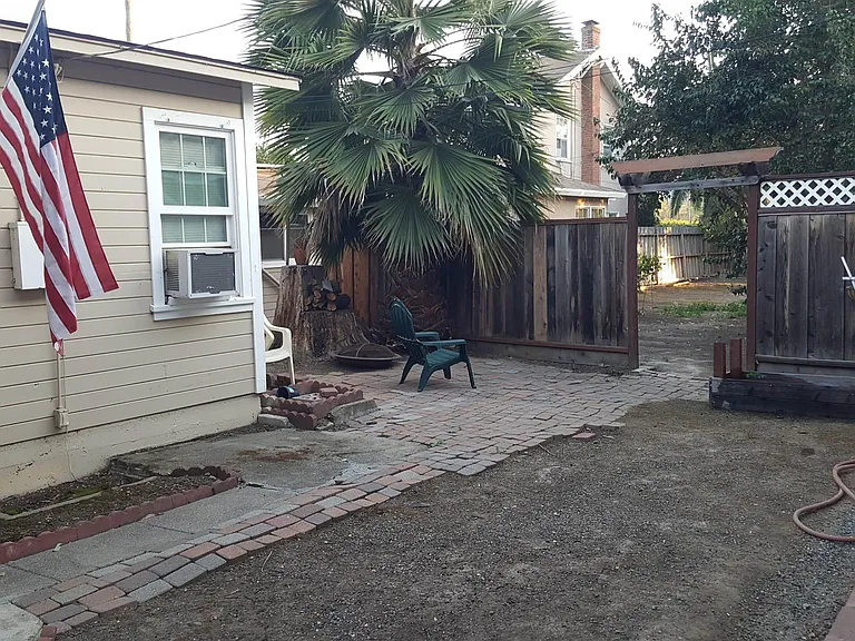 627 Rose Ave #4 — Photo 11