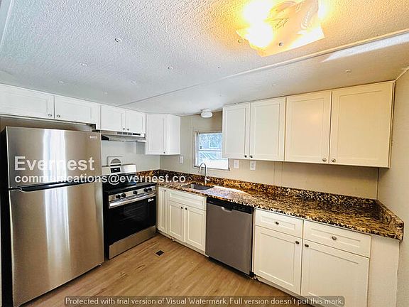 4th image of 820 Paradise Blvd