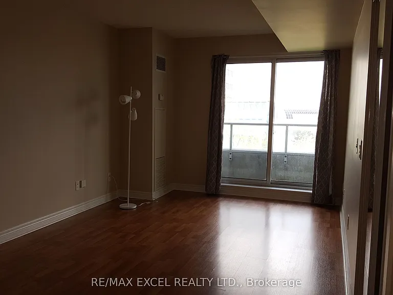 70 Town Centre Ct #418 — Photo 5