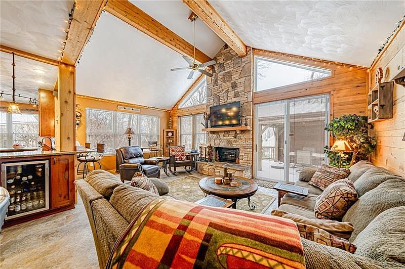 2403 S Ridge Ln, Hidden Valley, PA 15502 Zillow