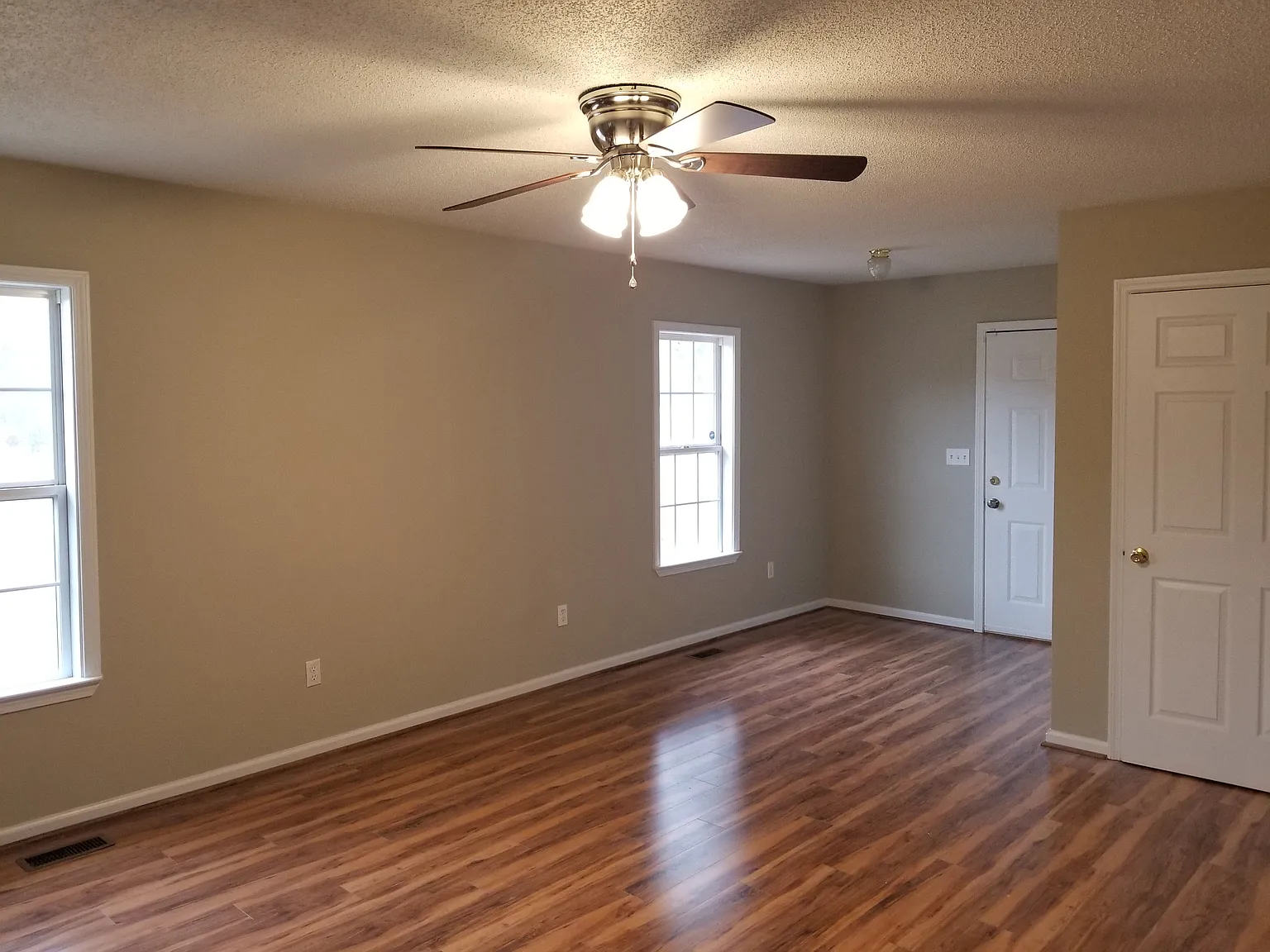 3 bed, 2001 sqft, $2,000 — Photo 4