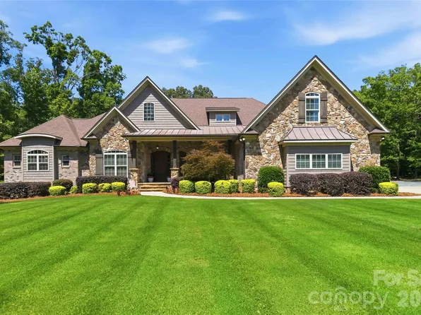 1017 Biggers Farm Ct, Indian Trail, NC 28079