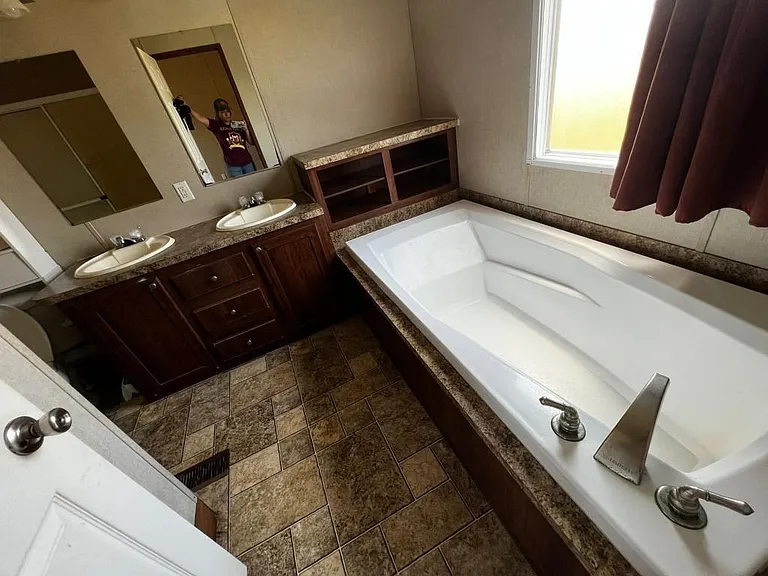 18352 Wilber Rd — Photo 7