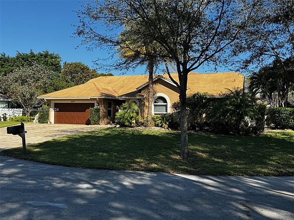 2nd image of 5091 NW 51st Ave