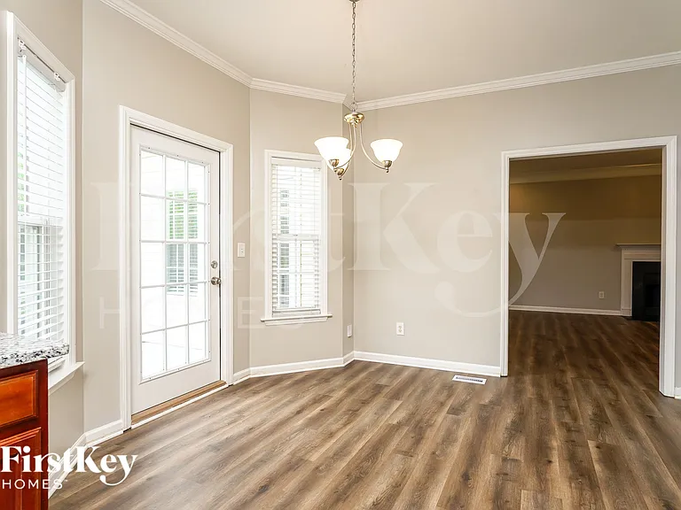 6590 Lake Dale Way — Photo 6
