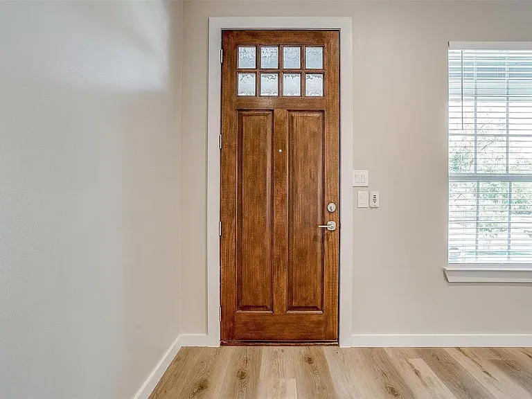 3303 Ryan Ave — Photo 4