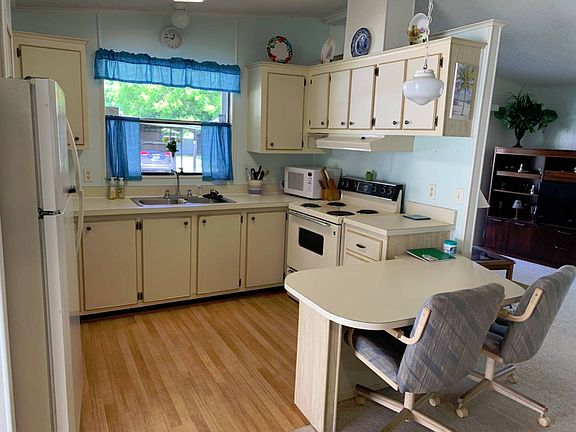 4th image of 1212 Juniper Dr