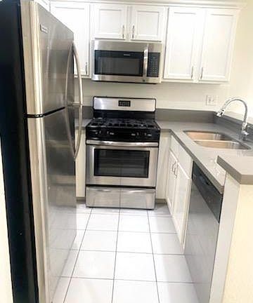 4th image of 868 S Kingsley Dr #1106