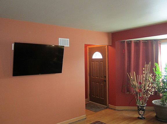 3rd image of 3413 N Oak Park Ave